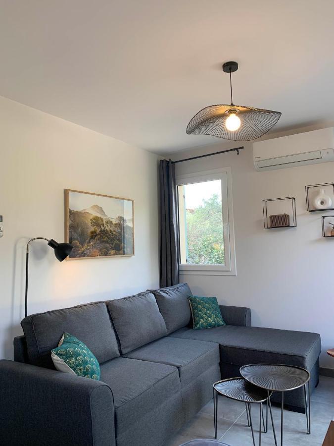 Le Cabanon De Livia Avec Piscine Privee Villa Cucuron Buitenkant foto