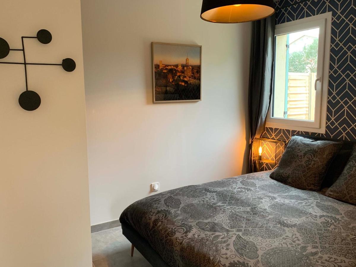 Le Cabanon De Livia Avec Piscine Privee Villa Cucuron Buitenkant foto