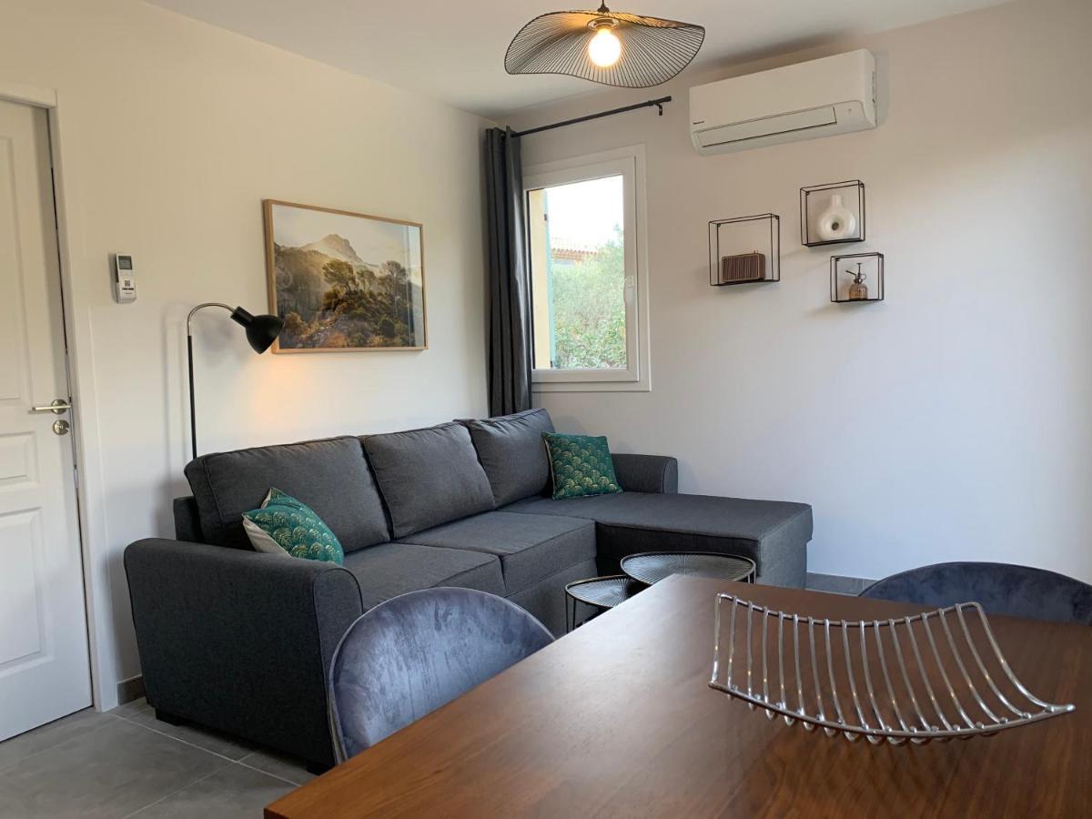 Le Cabanon De Livia Avec Piscine Privee Villa Cucuron Buitenkant foto
