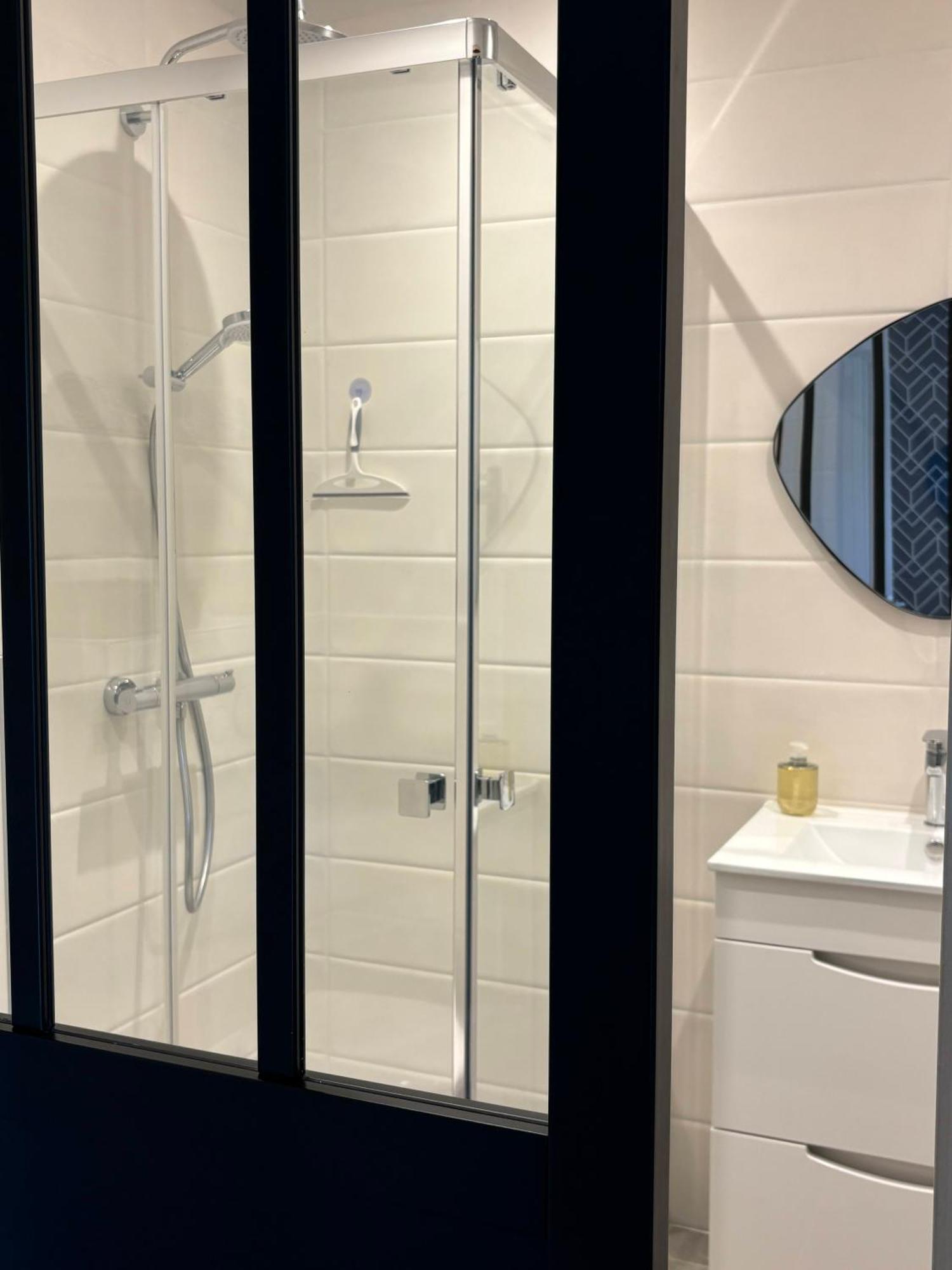 Le Cabanon De Livia Avec Piscine Privee Villa Cucuron Buitenkant foto